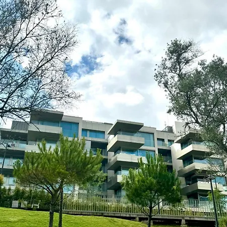 Luxurious 2 Bedrooms With Amenities In Center Apartmán *