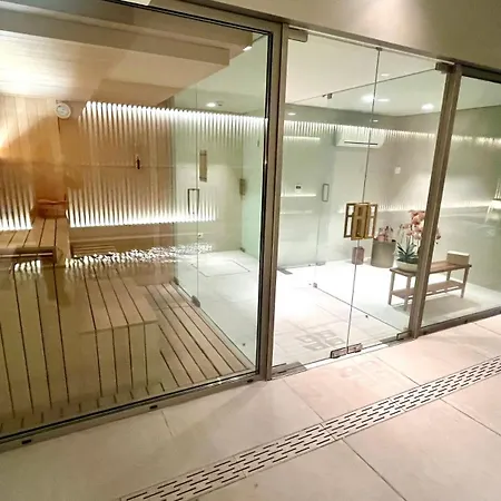 Apartment Luxurious 2 Bedrooms With Amenities In Center *
