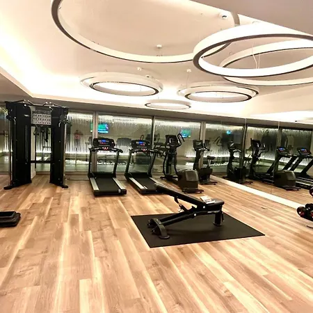 Apartment Luxurious 2 Bedrooms With Amenities In Center