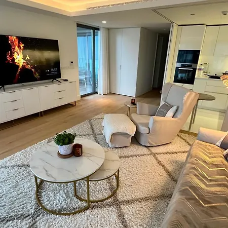 Luxurious 2 Bedrooms With Amenities In Center Lisbon