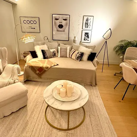 Luxurious 2 Bedrooms With Amenities In Center * Lisbon