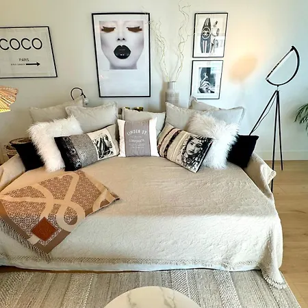 Apartment Luxurious 2 Bedrooms With Amenities In Center *