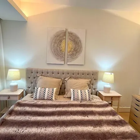 Luxurious 2 Bedrooms With Amenities In Center Lisbon