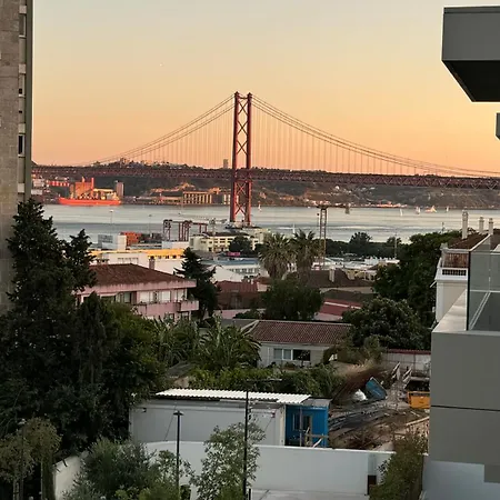 Luxurious 2 Bedrooms With Amenities In Center * Lisbon